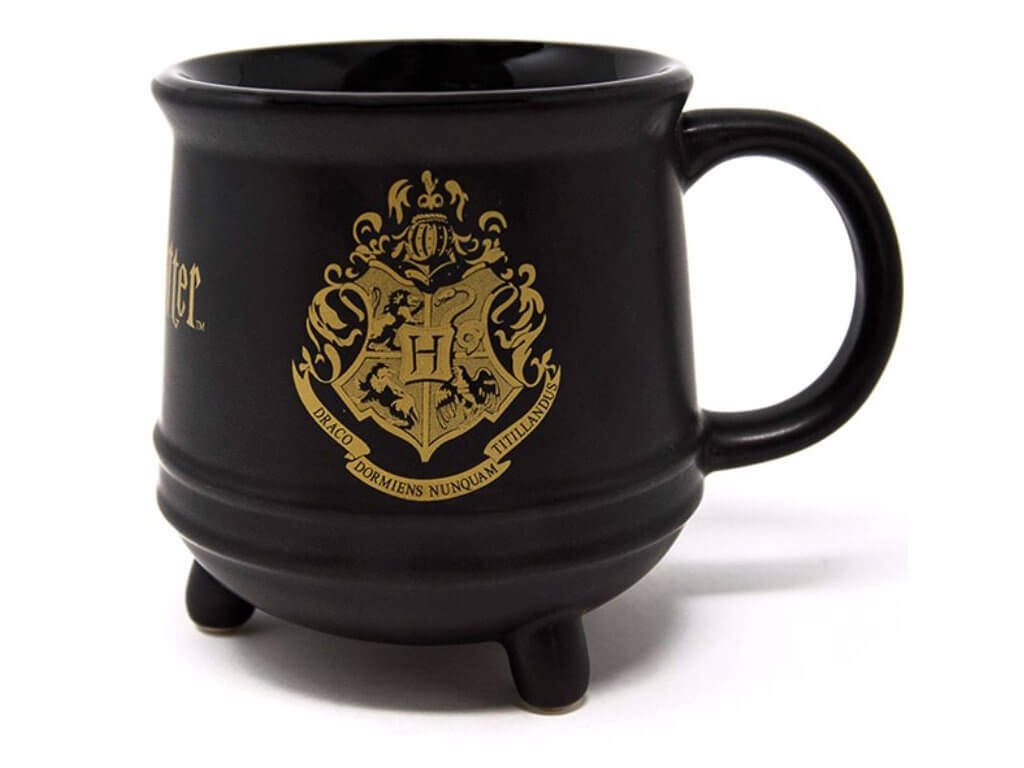 Harry Potter dárkové předměty — hrnky, zápisníky, klíčenky
