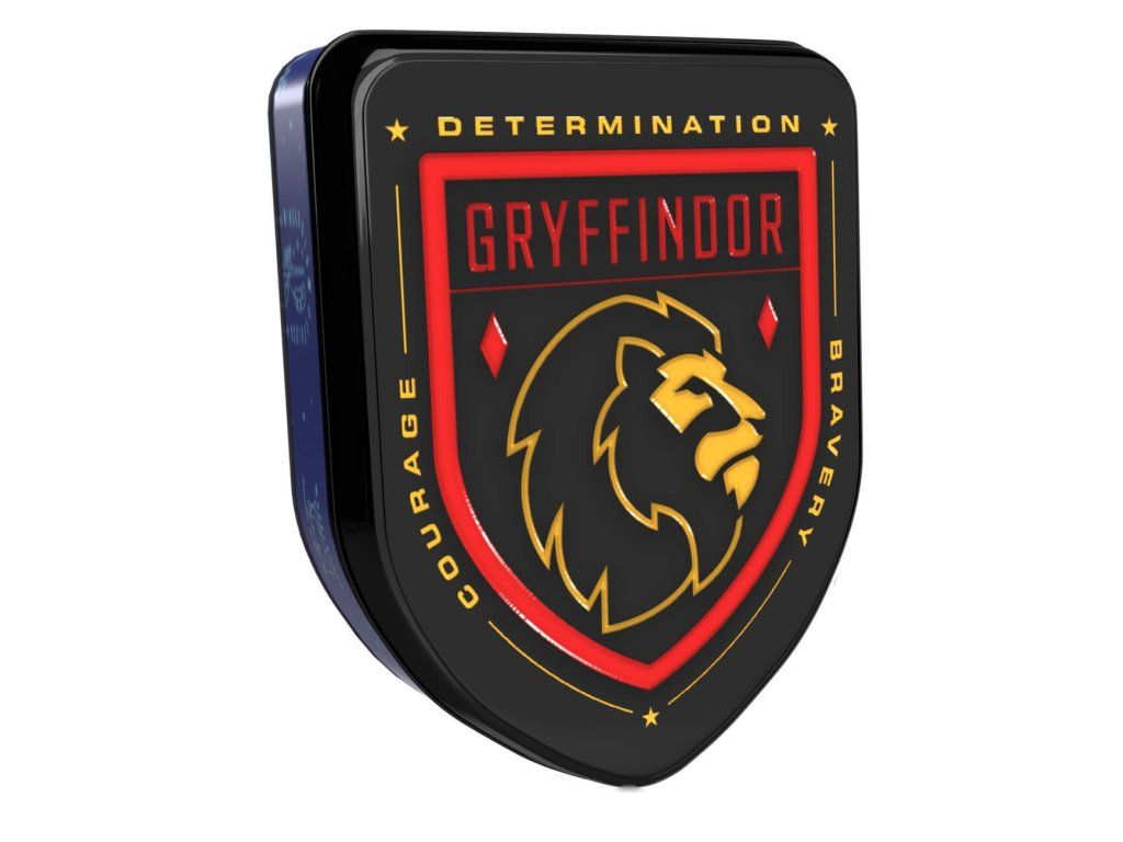 Gryffindor crest tin with Bertie Bott's jelly beans | Svetkouzel.com